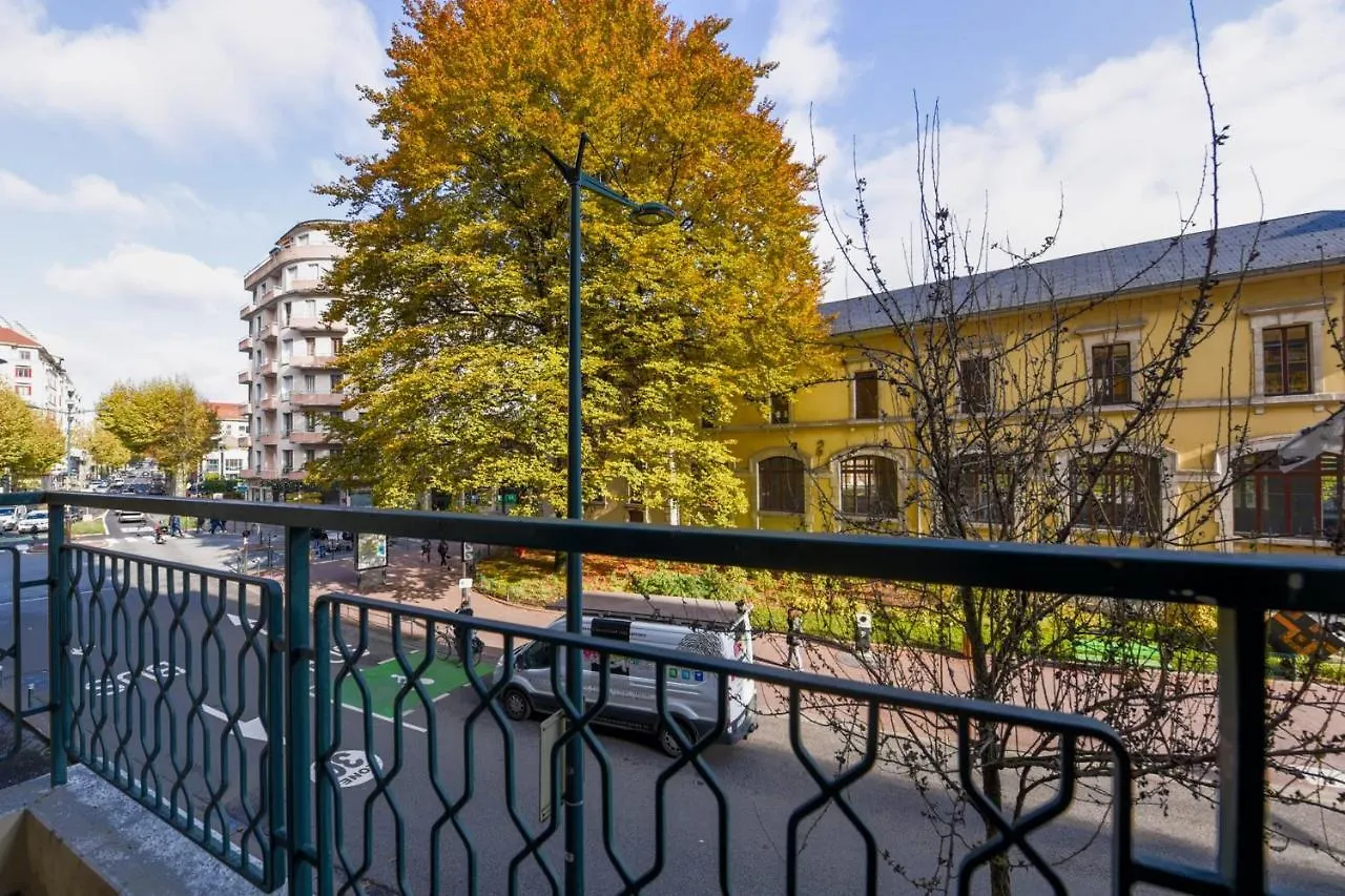 Appartement 2 Chambres Au Coeur D'Annecy Avec Terrasse Apartment Annecy